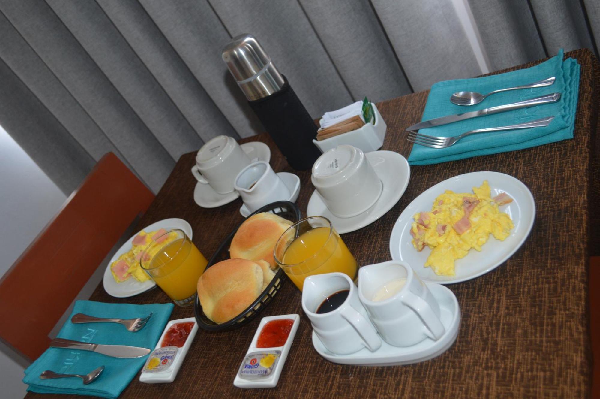 Los Esteros Hostal Уанчако Экстерьер фото